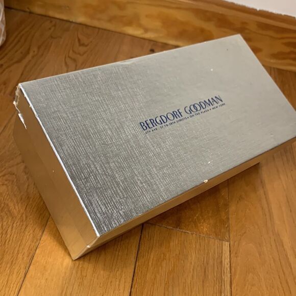 Authentic Bergdorf Goodman Logo EMPTY silver cardboard Gift box - Picture 1 of 12